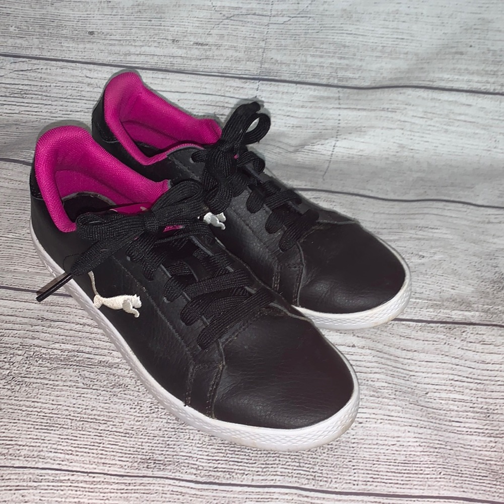 Puma Black skater style sneakers size 3.5